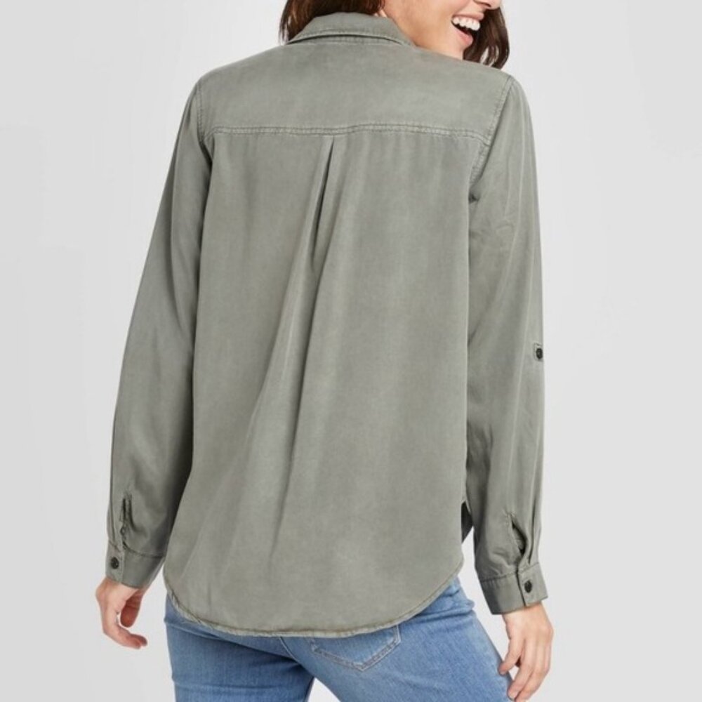 Women's Long Sleeve Button-Down Shirt - Universal Thread - Picture 2 of 2